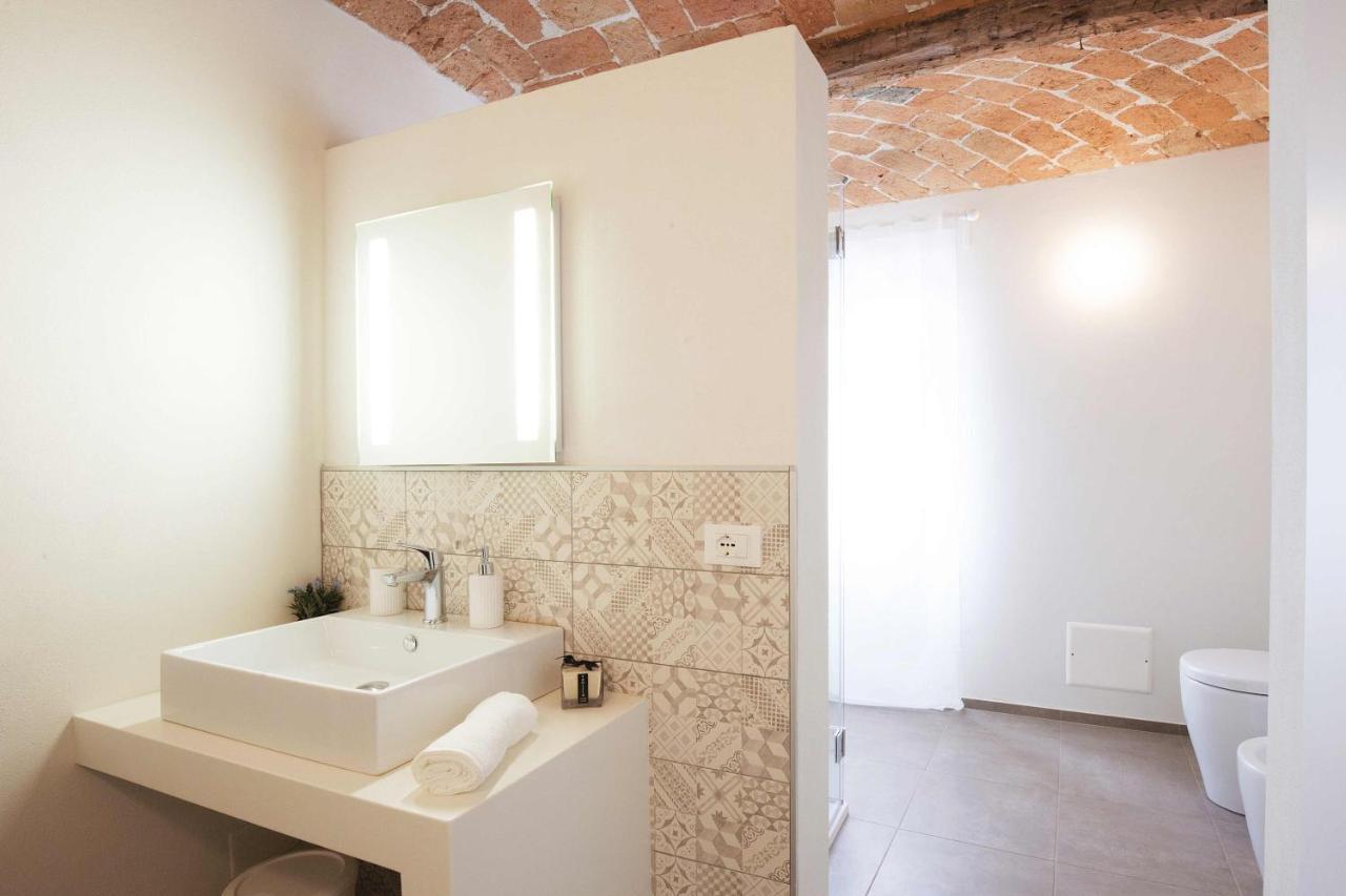 Dimora Della Rocca Bed & Breakfast Costigliole d'Asti Eksteriør bilde